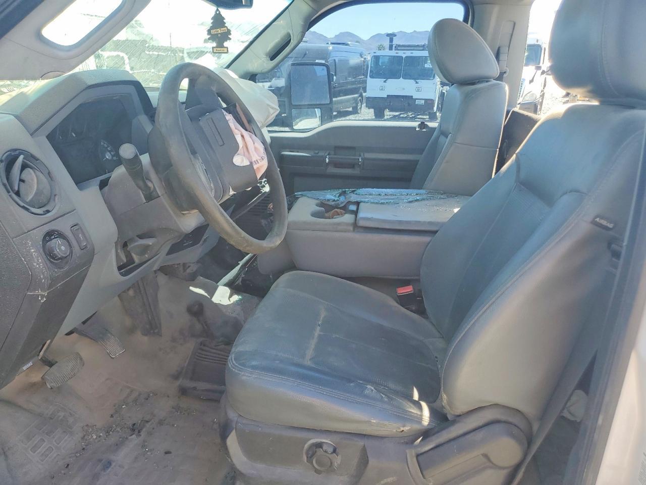 2014 Ford F550 Super Duty Truck Cab AND Chassis