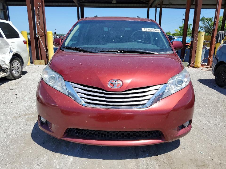 2017 Toyota Sienna xle 8-passenger