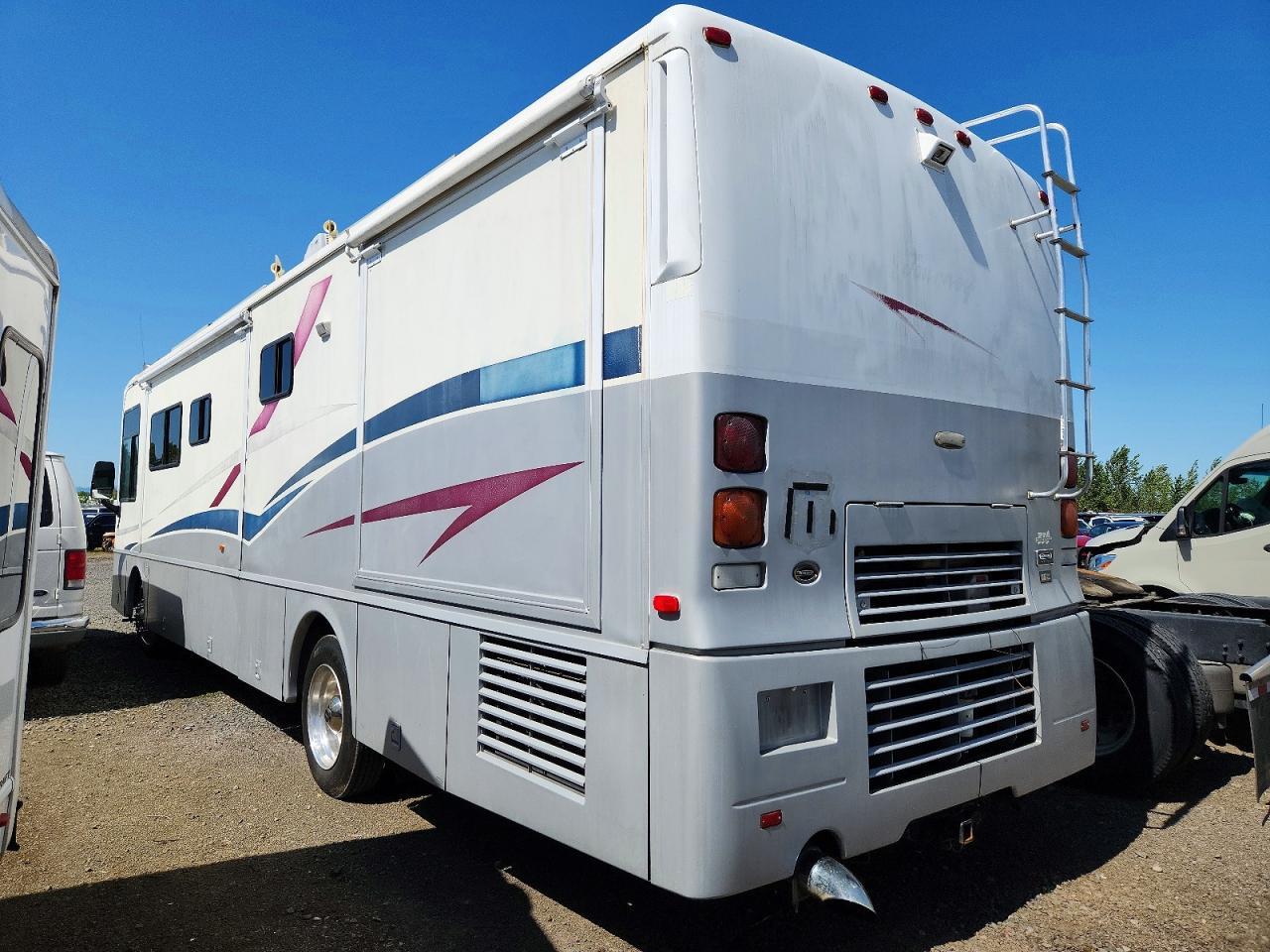 2001 Winnebago Motorhome