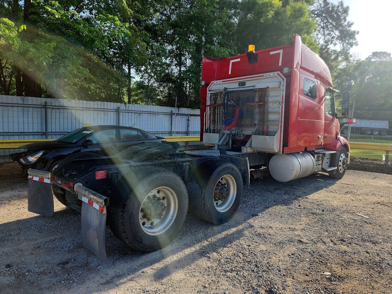 2019 Volvo VNL Semi Truck