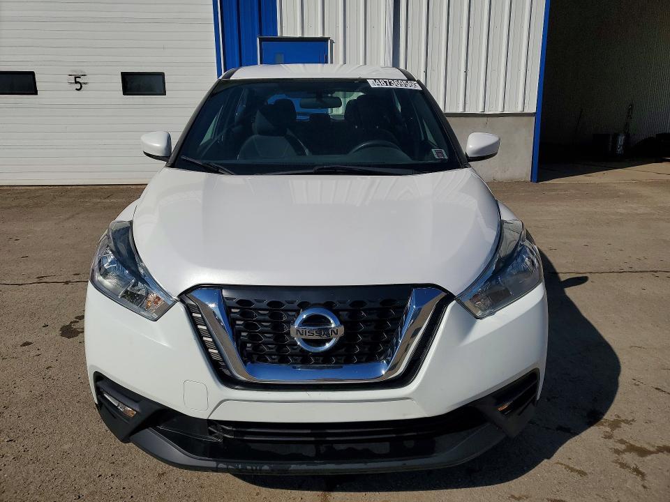 2019 Nissan Kicks s