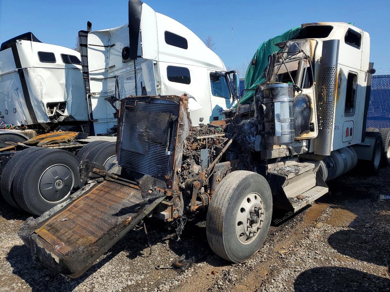 2022 Kenworth Construction W900