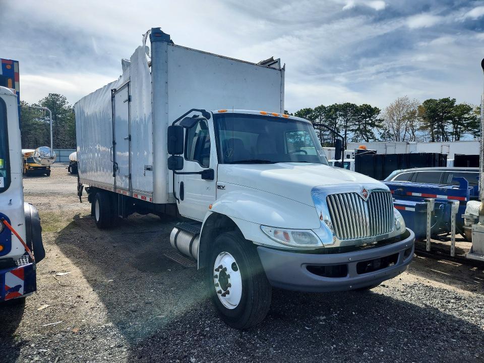 2020 International MV607 BOX Truck
