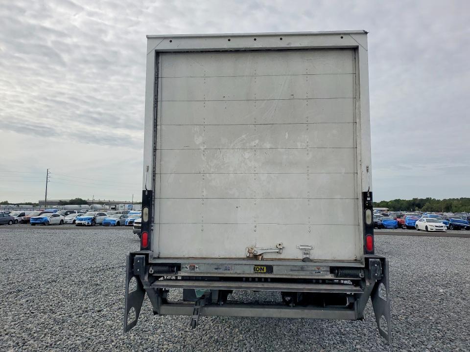 2020 Freigliner 2020 Freightliner Business Class M2 BOX Truck