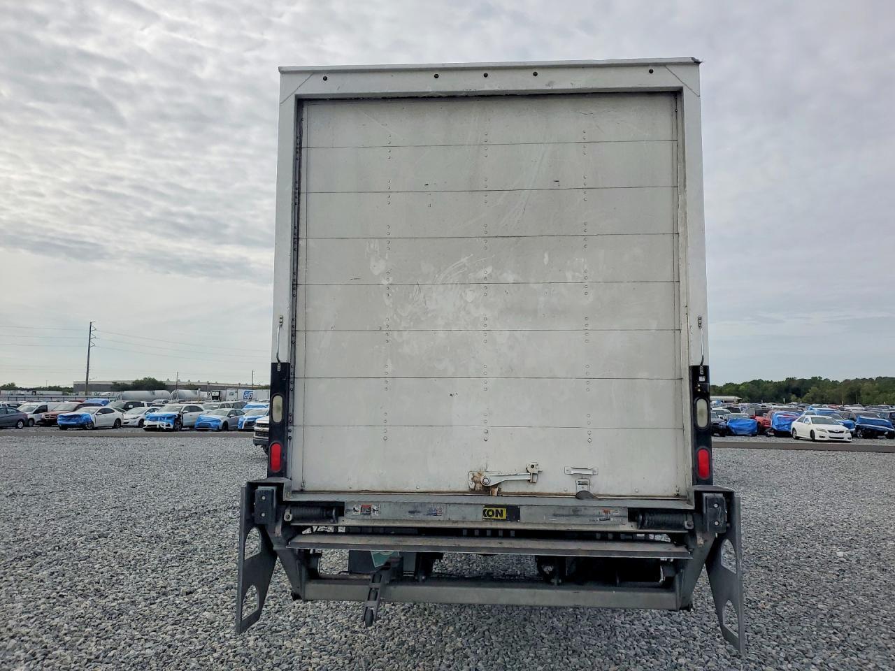 2020 Freigliner 2020 Freightliner Business Class M2 BOX Truck