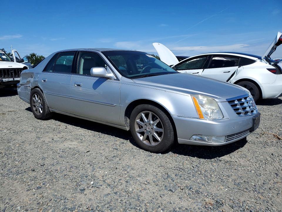 2011 Cadillac Dts Luxury Collection