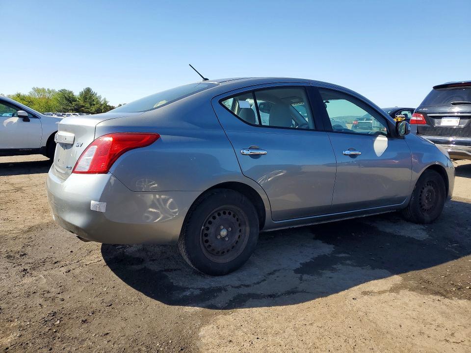 2012 Nissan Versa 1.6 s