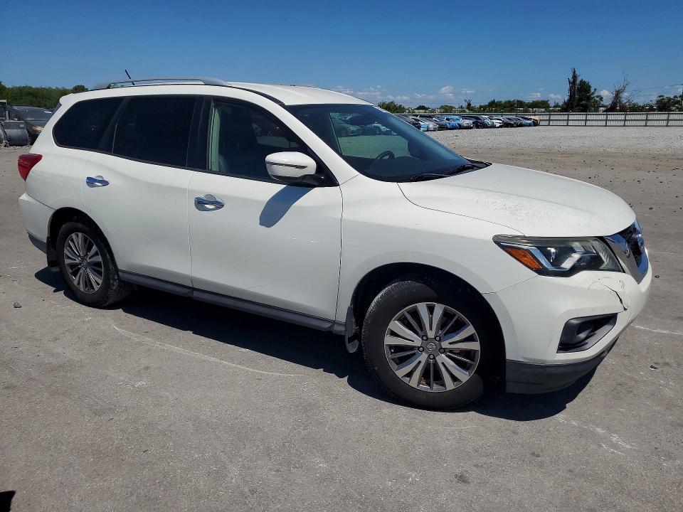 2018 Nissan Pathfinder s