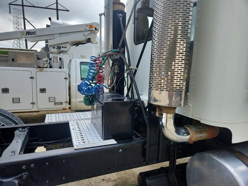 2006 Freightliner Convention-Semi Truck