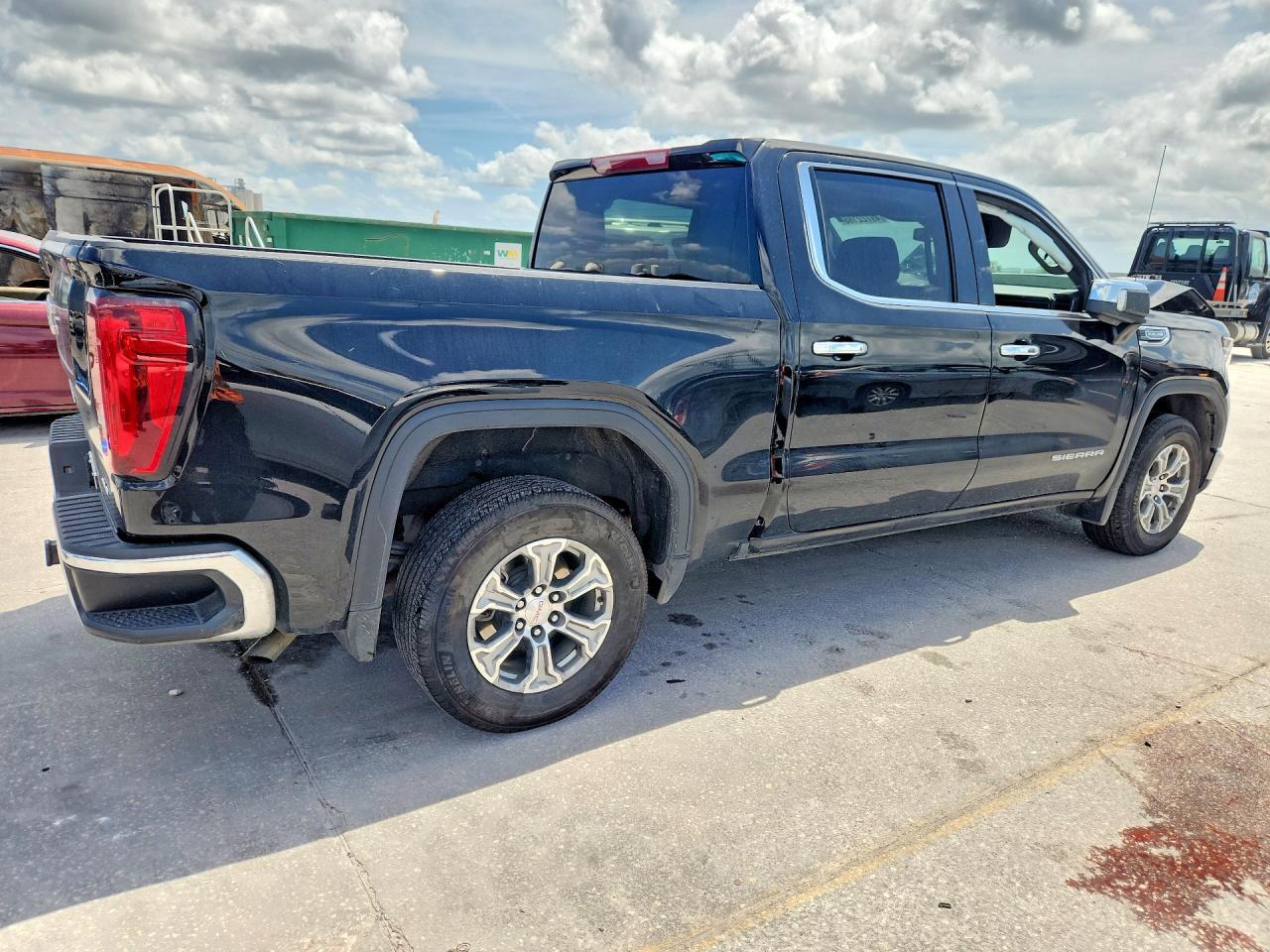 2025 GMC Sierra C1500 SLT