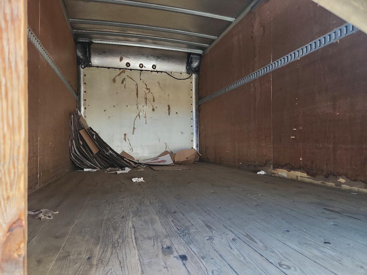 2006 GMC Savana BOX Truck