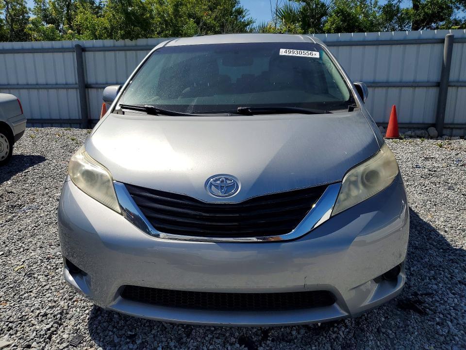 2016 Toyota Sienna le