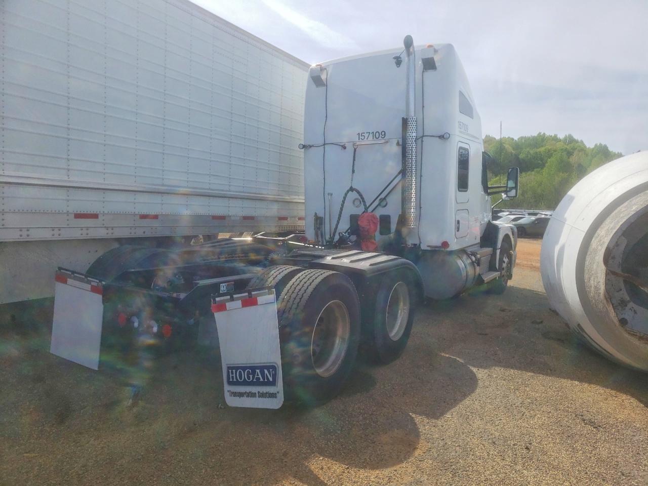 2025 Kenworth T680 Semi Truck