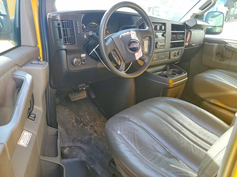 2022 GMC Savana Cutaway G3500 BOX Truck