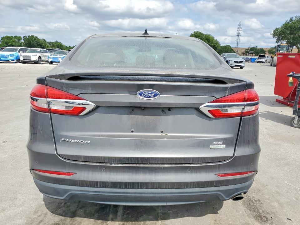 2019 Ford Fusion se