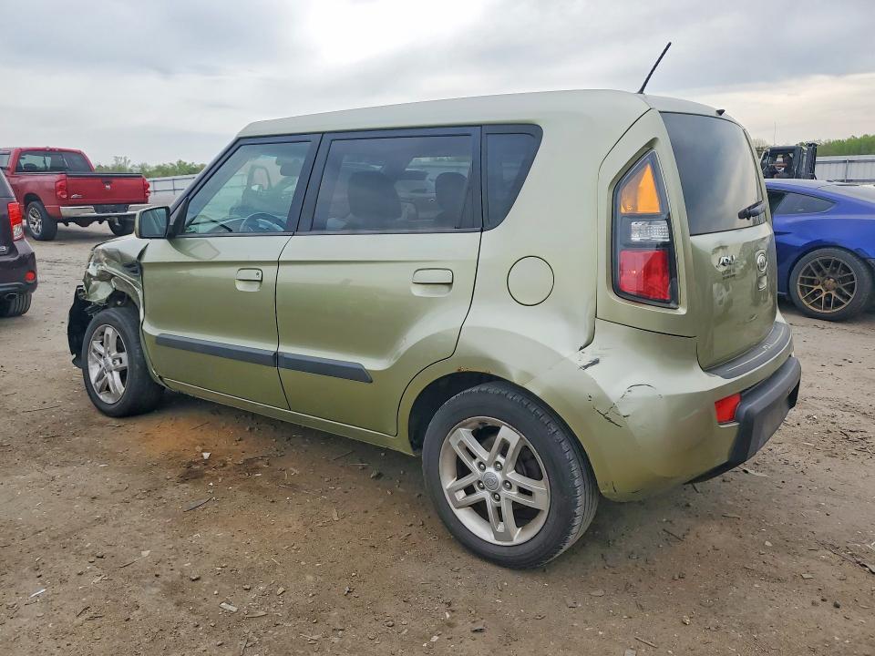 2010 KIA Soul +