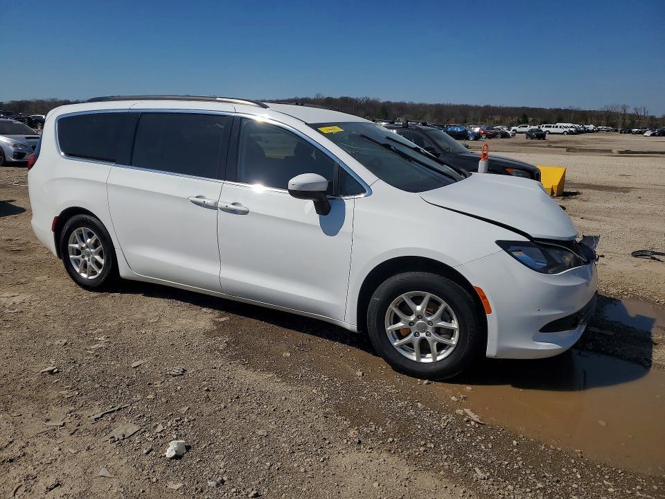2020 Chrysler Voyager lxi