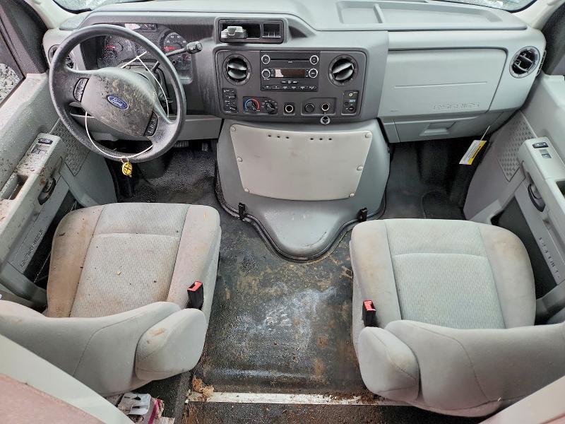 2011 Ford Econoline E350 Super Duty Cutaway van