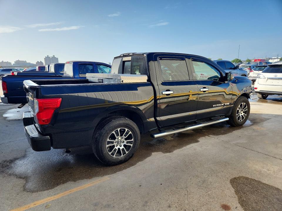 2020 Nissan Titan SV