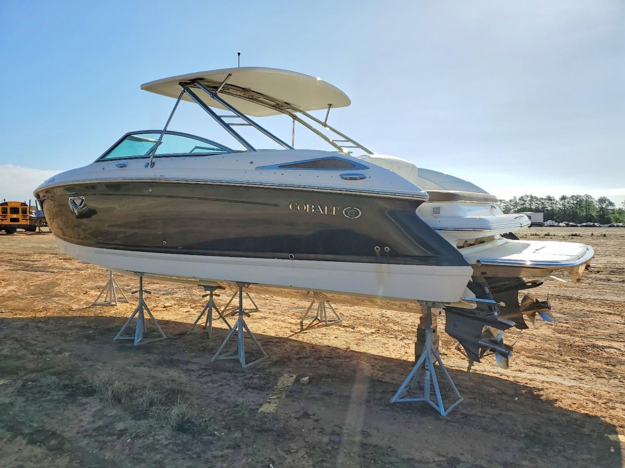 2016 Cobalt Boat-Boat