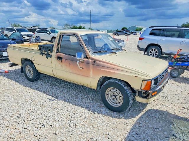 1984 Toyota Pickup Base