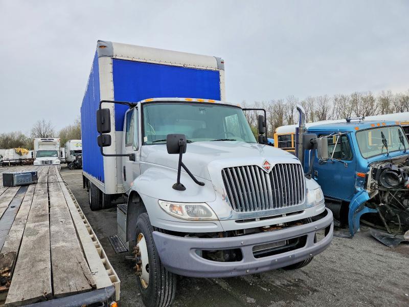 2016 International 4300 BOX Truck