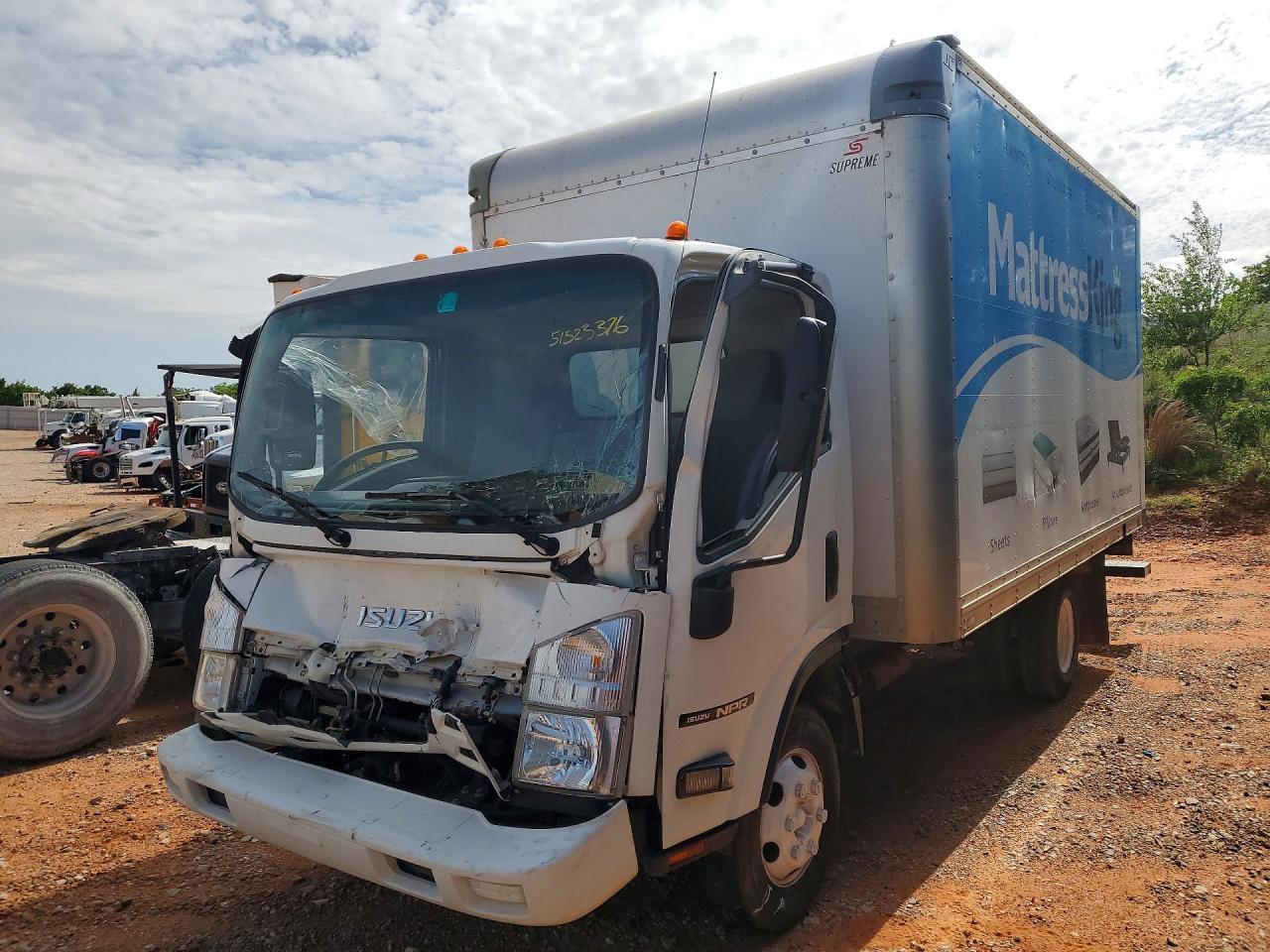 2017 Isuzu NPR BOX Truck