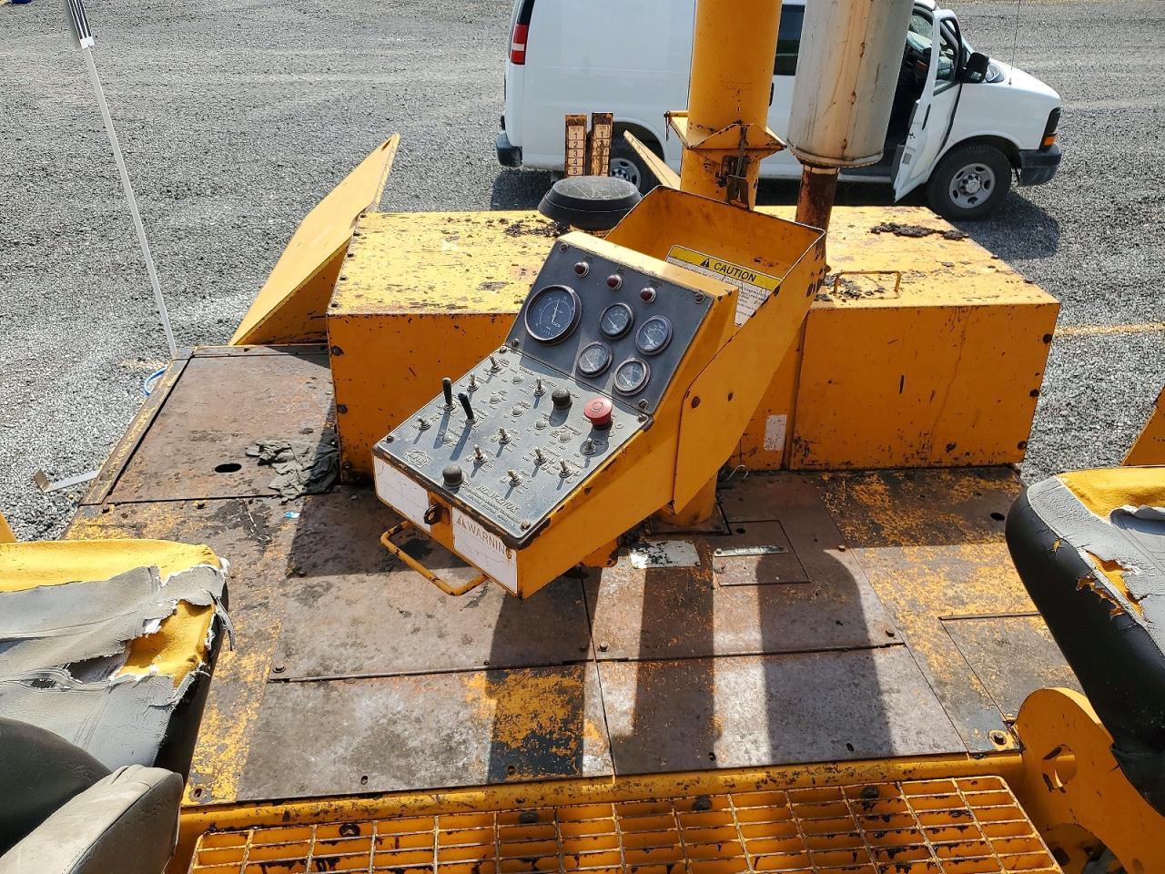 2027 Blaw-Knox PF4410 Paver