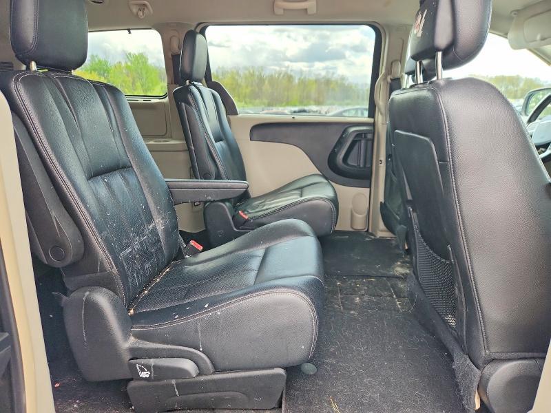 2014 Chrysler Town & Country Touring l