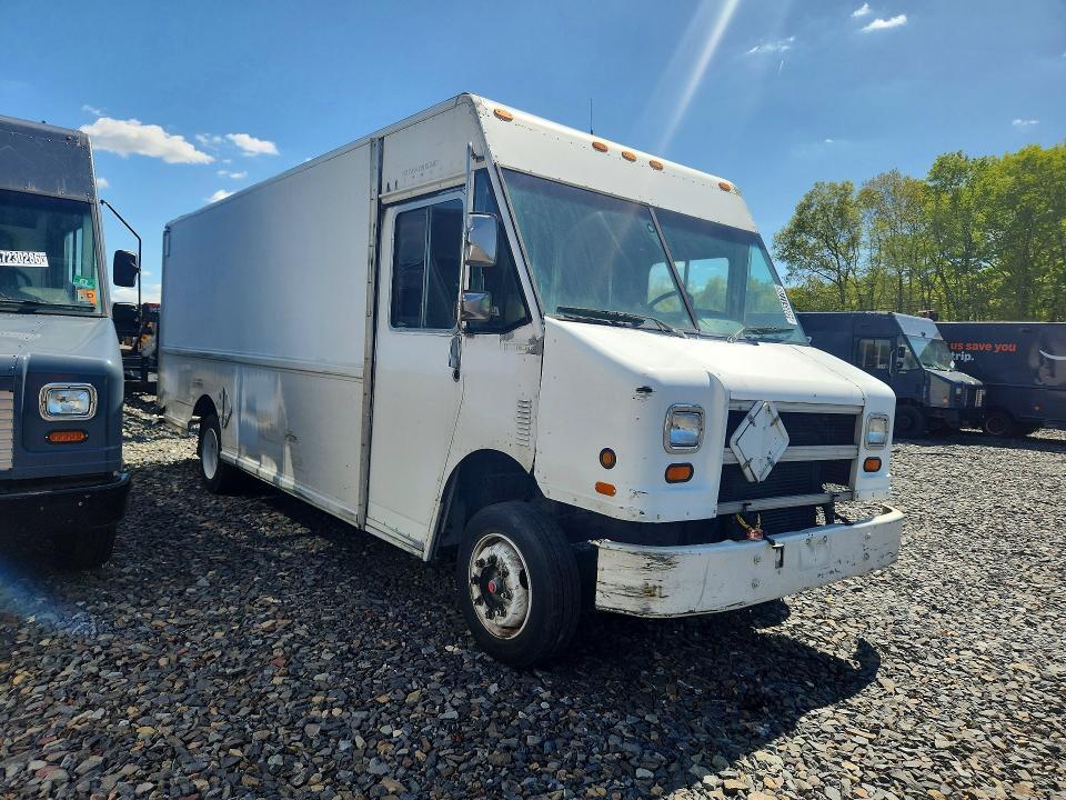 1999 Freightliner MT45G Delivery Truck