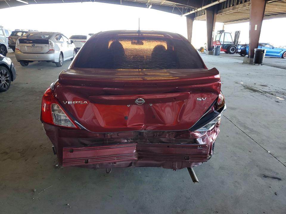 2018 Nissan Versa sv