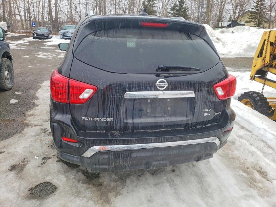 2019 Nissan Pathfinder sl