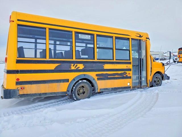 2011 GMC Savana Cutaway G3500