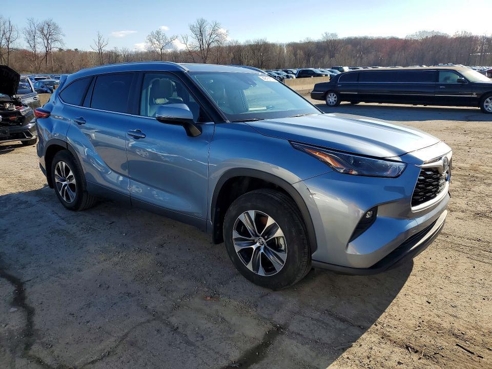 2023 Toyota Highlander Hybrid xle