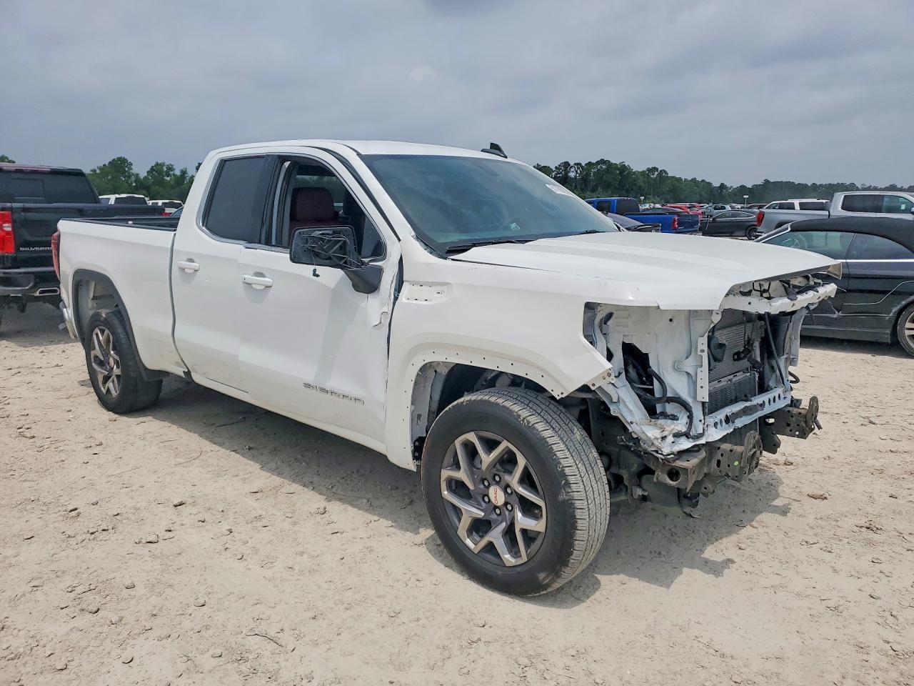2023 GMC Sierra C1500 SLE