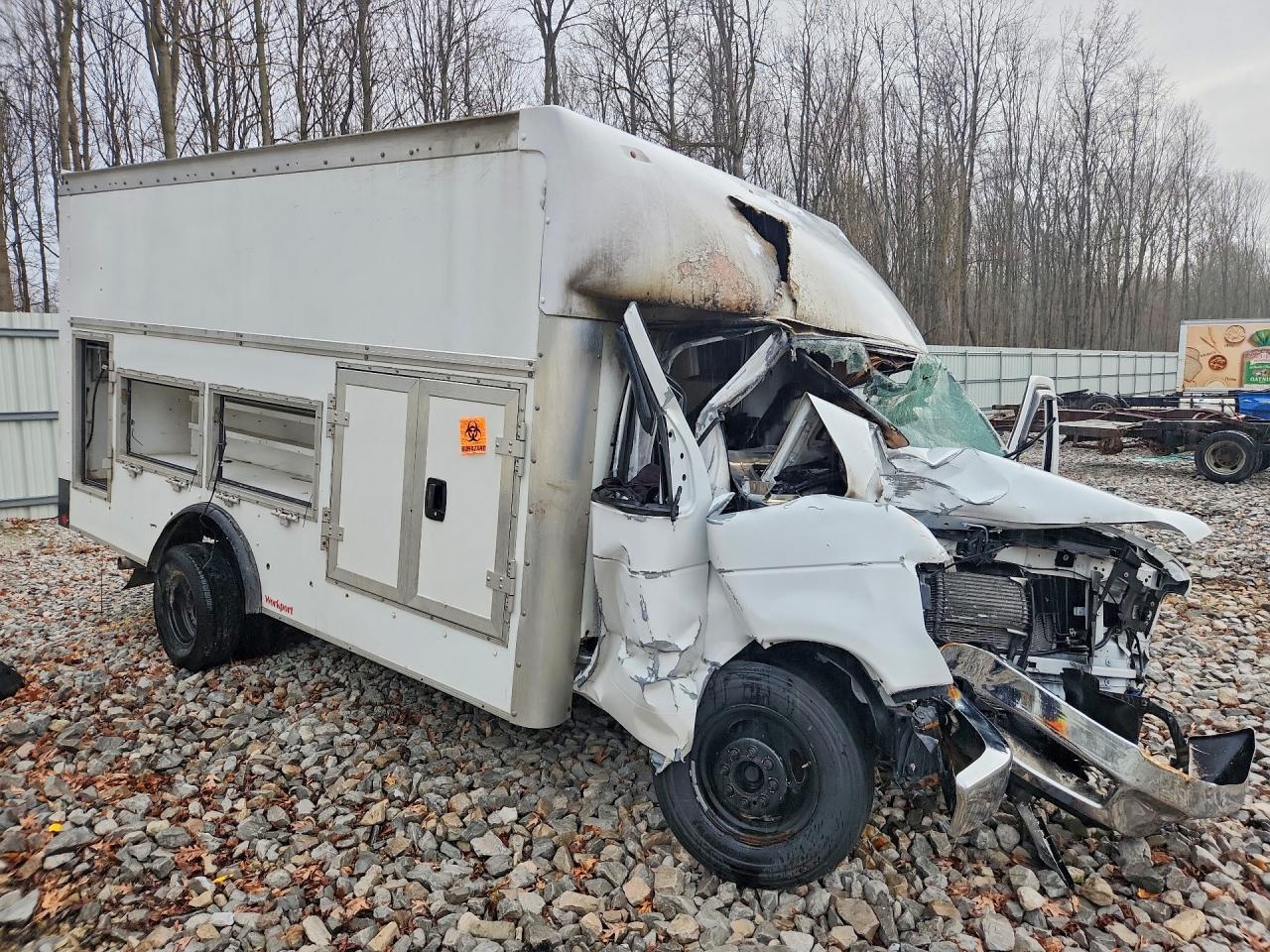 2024 Ford Econoline E450 Super Duty Cutaway Van