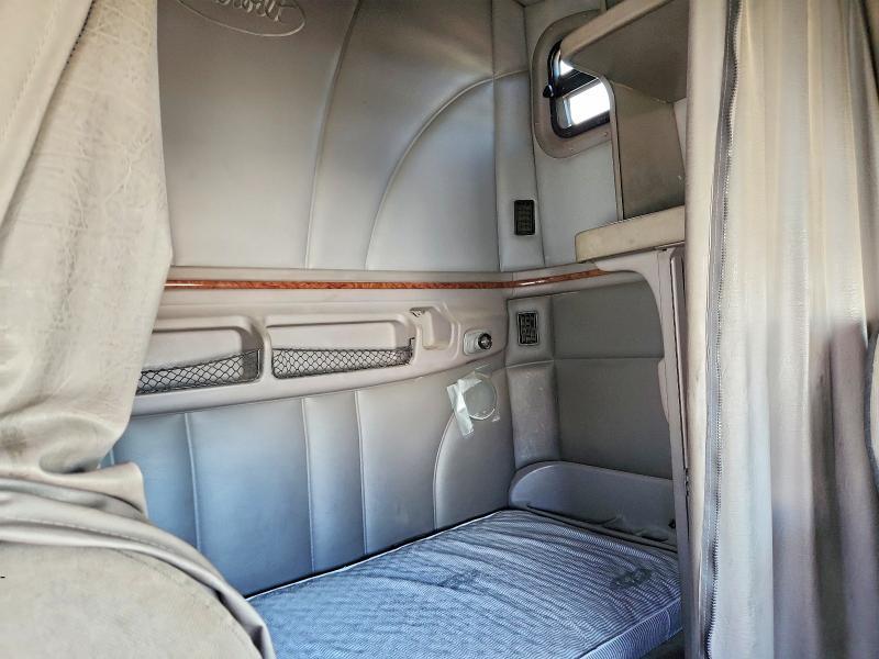 2007 Peterbilt 387 Semi Truck