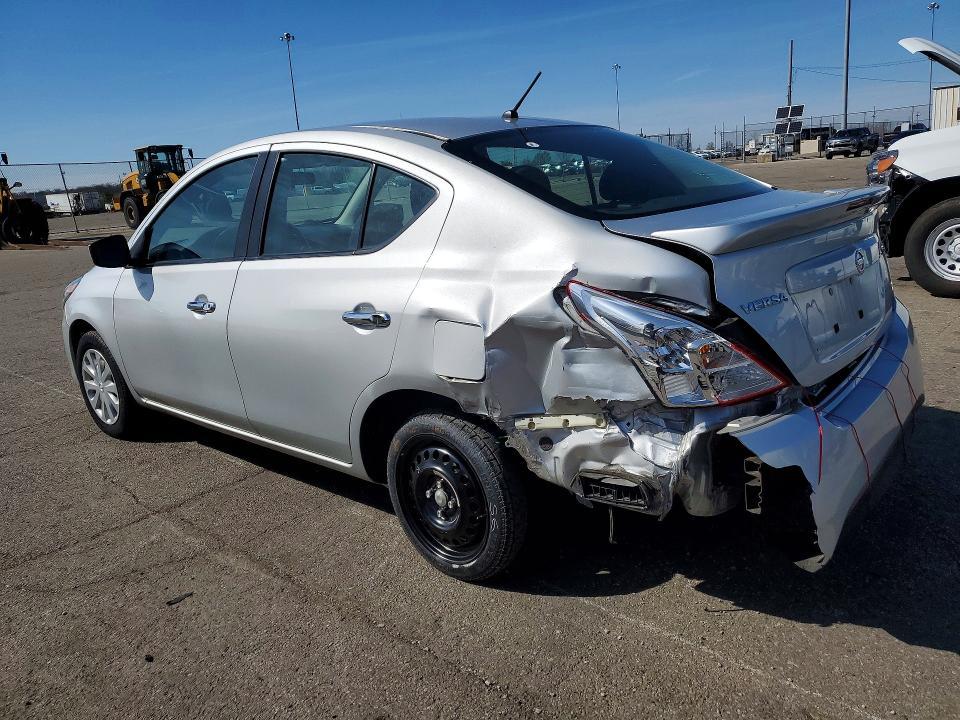 2016 Nissan Versa 1.6 sv
