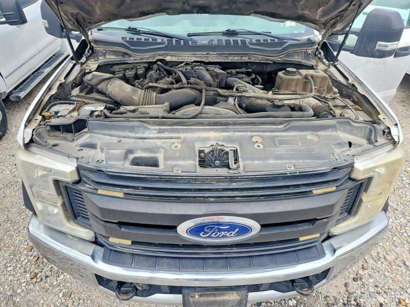 2017 Ford F550 Super Duty Flatbed Truck