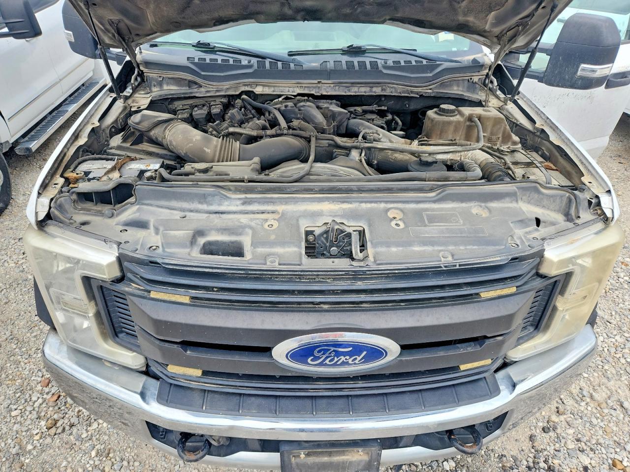 2017 Ford F550 Super Duty Flatbed Truck