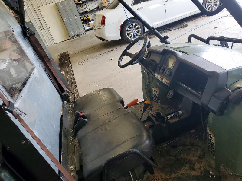 2017 John Deere 825i