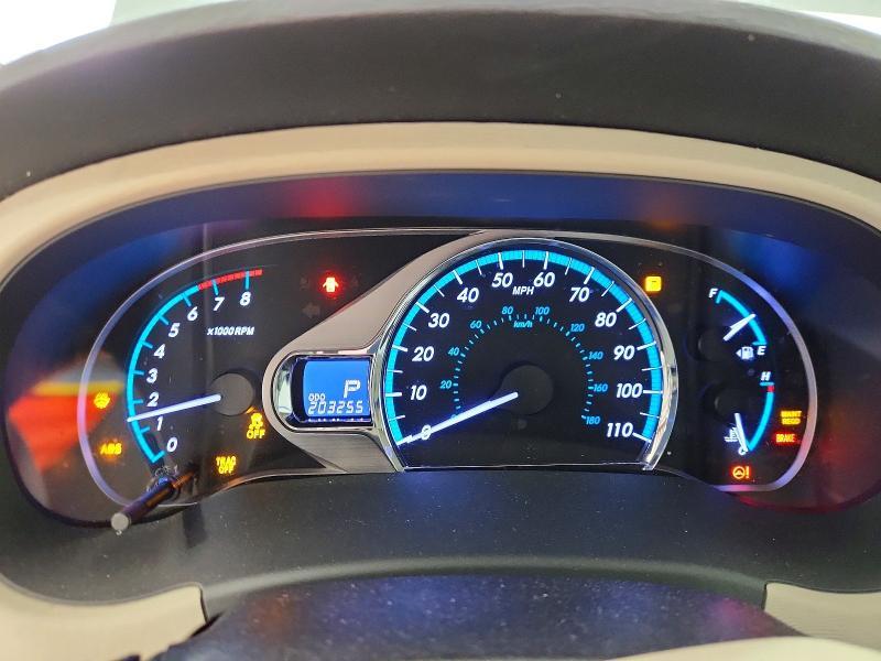 2013 Toyota Sienna xle 8-passenger