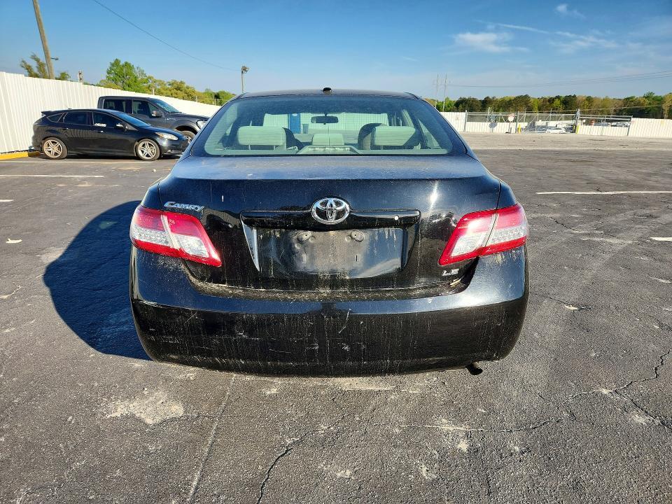 2011 Toyota Camry le