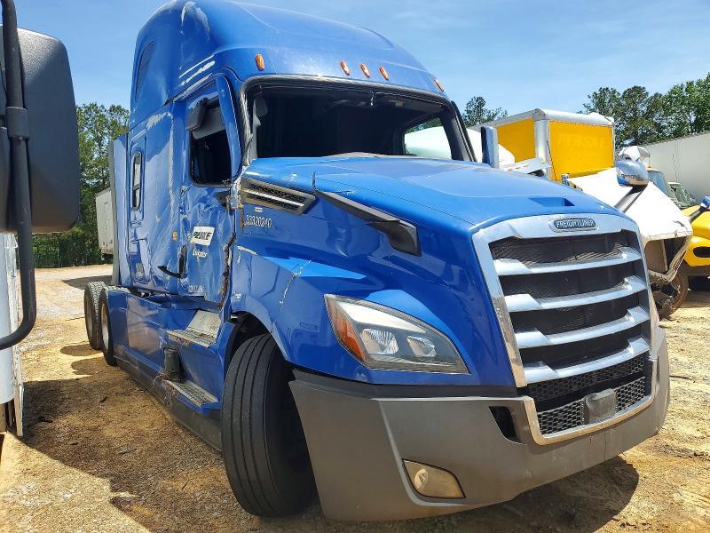 2020 Freightliner Cascadia 126 Semi Truck