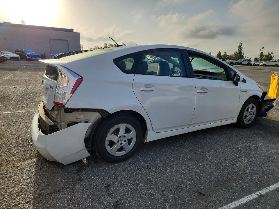 2010 Toyota Prius iii