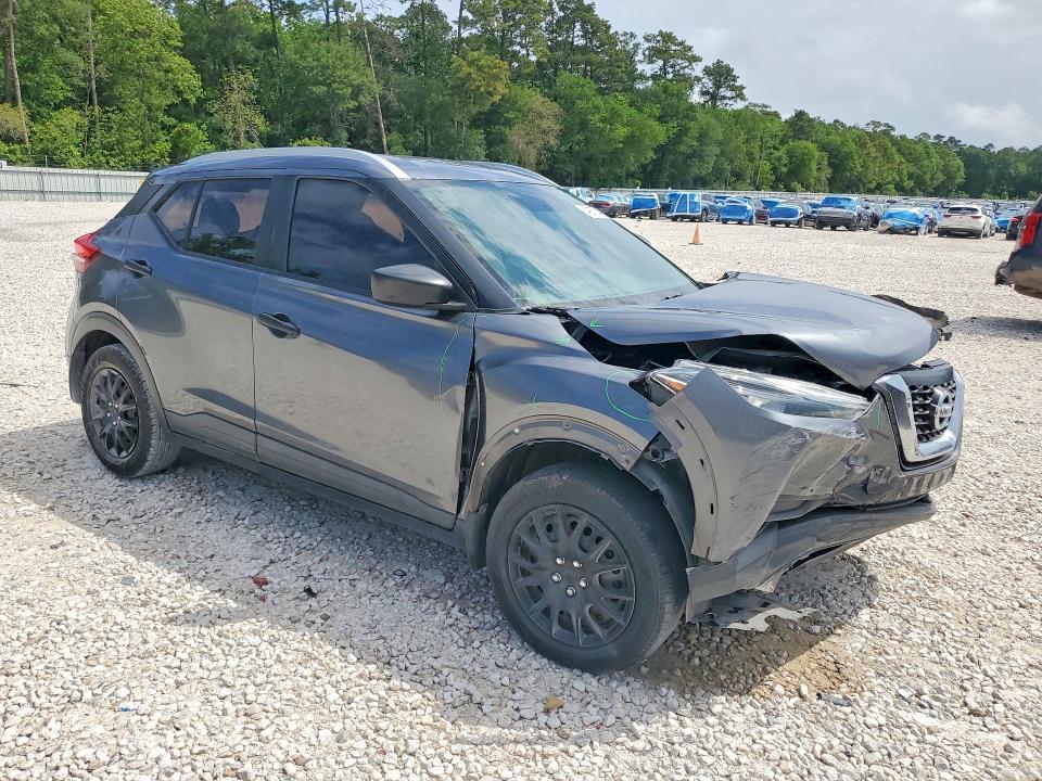 2019 Nissan Kicks s