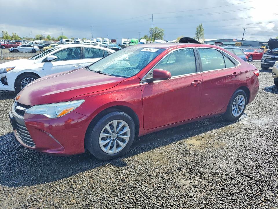 2016 Toyota Camry le