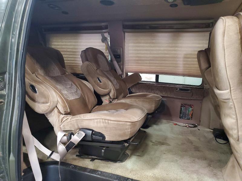 2002 Ford Econoline E150 van