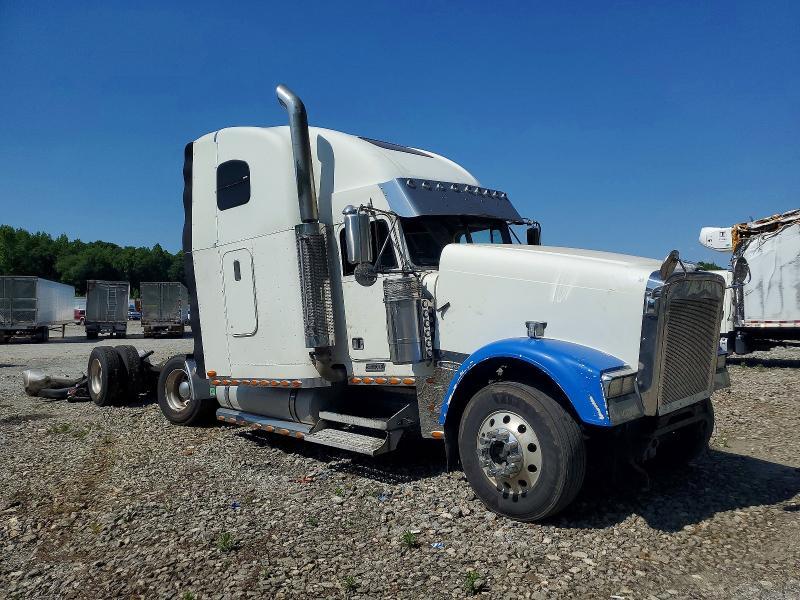 2005 Freightliner Fld132 Semi Truck
