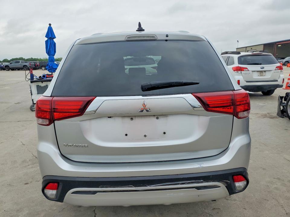 2020 Mitsubishi Outlander es